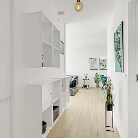 Amazing In With Kitchen Apartment *